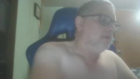 Snapshot of gadude45 chatting on October 23, 12:14 am gadude45 online show from October 23, 12:14 am