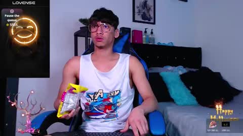 gael_jones online show from October 21, 6:27 am