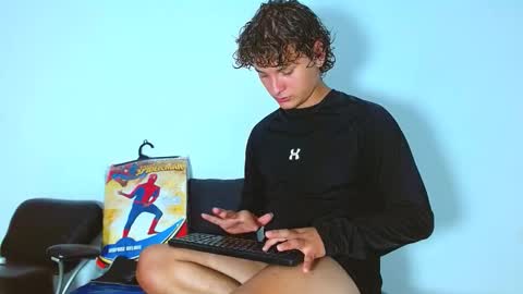 Ariel Aoir online show from March 19, 12:14 am