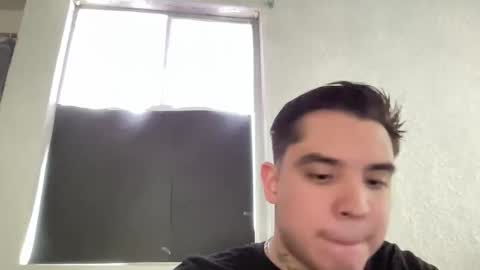 garypinepineapple online show from June 1, 7:47 pm