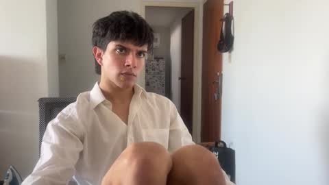 wellbehavedboy online show from April 11, 4:32 pm