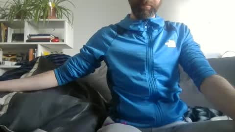 Snapshot of geon2xx chatting on March 2, 8:27 am Geon online show from March 2, 8:27 am