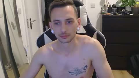 georgek0012 online show from May 26, 11:01 pm