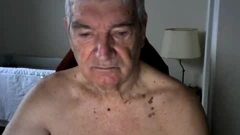 Snapshot of gh1952ma chatting on January 22, 11:23 am Gisse online show from January 22, 11:23 am