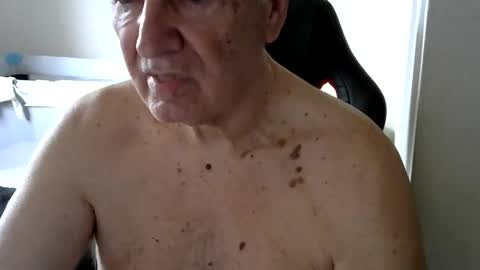 Snapshot of gh1952ma chatting on March 12, 8:19 am Gisse online show from March 12, 8:19 am