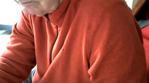 Snapshot of gh1952ma chatting on February 15, 10:22 am Gisse online show from February 15, 10:22 am