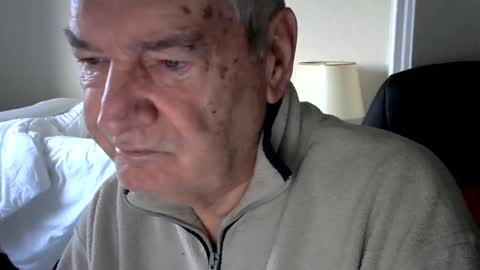 Snapshot of gh1952ma chatting on December 28, 8:26 am Gisse online show from December 28, 8:26 am