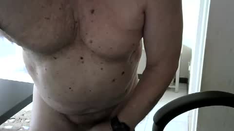 Snapshot of gh1952ma chatting on March 10, 11:01 am Gisse online show from March 10, 11:01 am