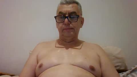 gigi1970 online show from December 25, 8:17 pm