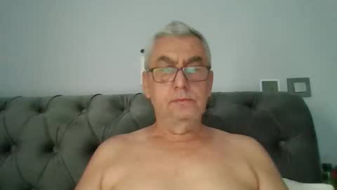 gigi1970 online show from September 10, 5:39 am