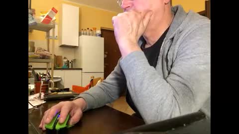 giovanni_1964 online show from March 10, 5:22 am