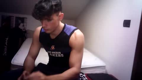 giovyyx online show from February 15, 2:44 pm