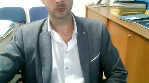 Snapshot of giuseppevai1 chatting on October 20, 5:50 pm giuseppevai1 online show from October 20, 5:50 pm