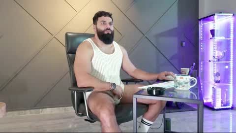 Matthew .. for short call me Matt online show from December 11, 6:59 am