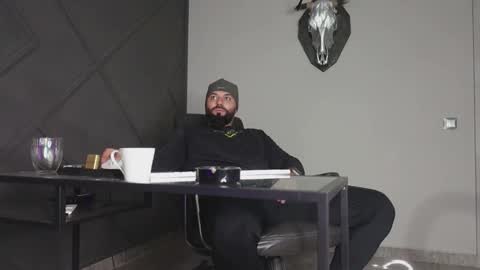 Matthew .. for short call me Matt online show from September 27, 10:29 pm