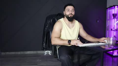 Matthew .. for short call me Matt online show from April 13, 10:54 pm