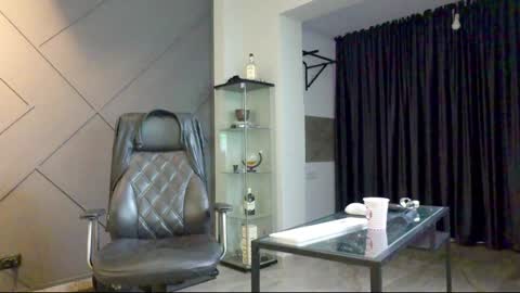 Matthew .. for short call me Matt online show from January 3, 5:50 am