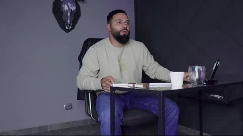 Matthew .. for short call me Matt online show from September 18, 3:41 am