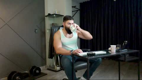 Matthew .. for short call me Matt online show from December 22, 4:50 am