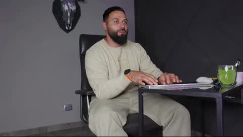 Matthew .. for short call me Matt online show from September 20, 12:21 am