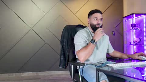 Matthew .. for short call me Matt online show from March 2, 12:42 am