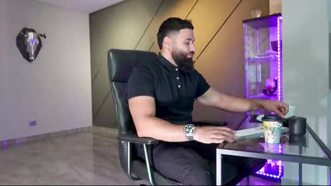 Matthew .. for short call me Matt online show from March 8, 9:13 am