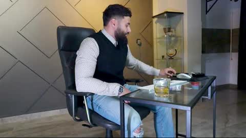 Matthew .. for short call me Matt online show from February 20, 11:21 pm