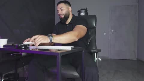 Matthew .. for short call me Matt online show from September 30, 8:56 pm