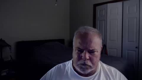 Snapshot of gmctruckguy chatting on October 14, 2:24 pm gmctruckguy online show from October 14, 2:24 pm