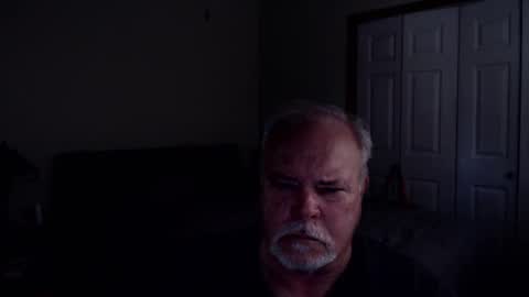 Snapshot of gmctruckguy chatting on October 3, 8:14 pm gmctruckguy online show from October 3, 8:14 pm