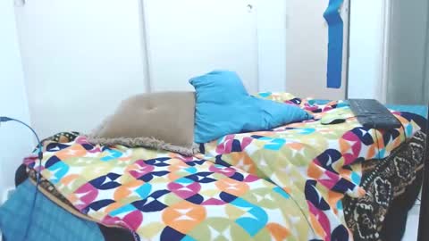Jin - A Sub Yaoi Femboy online show from September 17, 10:44 pm