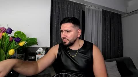 gold_alpha_boy online show from November 13, 7:29 pm