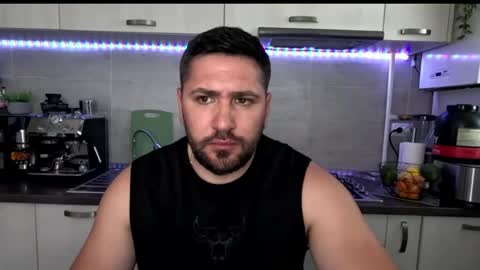 gold_alpha_boy online show from June 18, 2:11 pm
