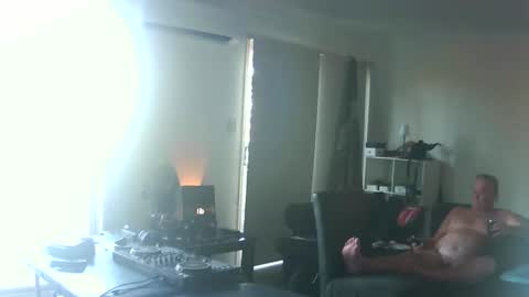 goldyguy011 online show from April 10, 2:40 am