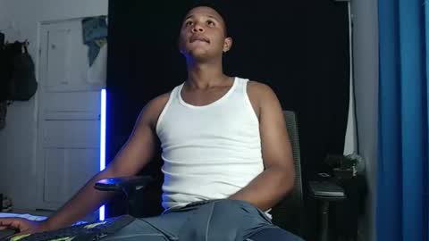 Snapshot of goos_cum chatting on February 1, 7:05 am Goos online show from February 1, 7:05 am