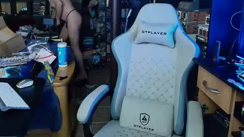 Christopher online show from April 5, 1:35 am