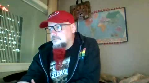 Snapshot of gregrev chatting on December 18, 12:43 am gregrev online show from December 18, 12:43 am
