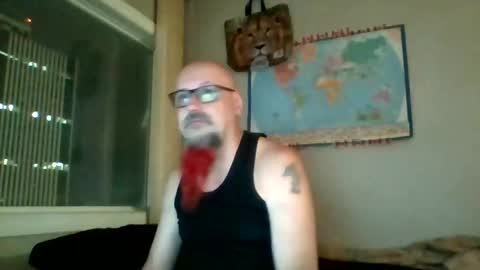 Snapshot of gregrev chatting on December 26, 1:40 am gregrev online show from December 26, 1:40 am