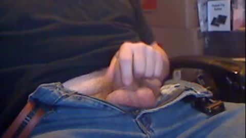 Snapshot of gruhahn chatting on December 16, 3:19 am DankMess online show from December 16, 3:19 am