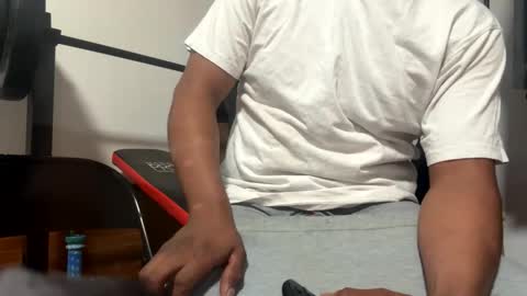 guesswhosback13 online show from April 19, 1:43 pm