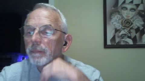 Snapshot of gulfcoast1952 chatting on December 4, 1:09 pm Roy online show from December 4, 1:09 pm