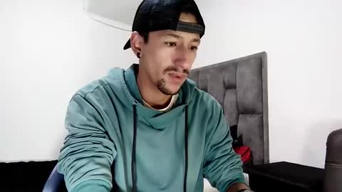 karim online show from February 26, 8:48 am