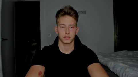 Oliver online show from April 12, 7:15 pm