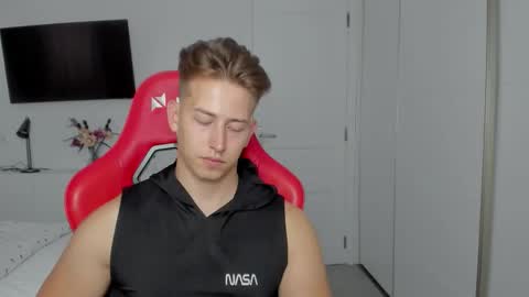 Oliver online show from October 11, 4:11 pm