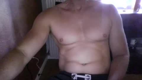 gymxxx_ online show from April 17, 12:41 pm