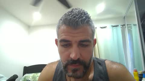 h0nest84 online show from October 5, 10:25 pm