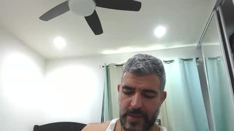 h0nest84 online show from April 19, 6:10 pm