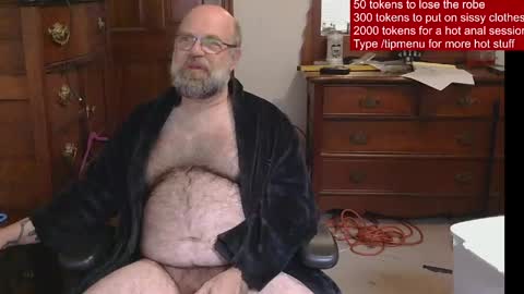 HairyDaddyBear69 online show from May 28, 11:41 am