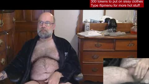 HairyDaddyBear69 online show from April 17, 11:35 am