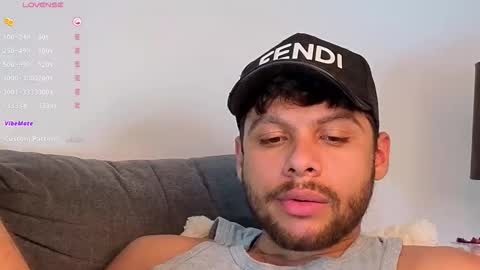 Independent       model  online show from October 6, 10:47 pm